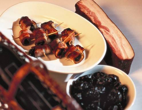 Dörrzwetschken mit Speck