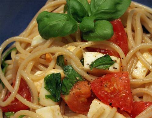 Spaghetti alla salsa cruda