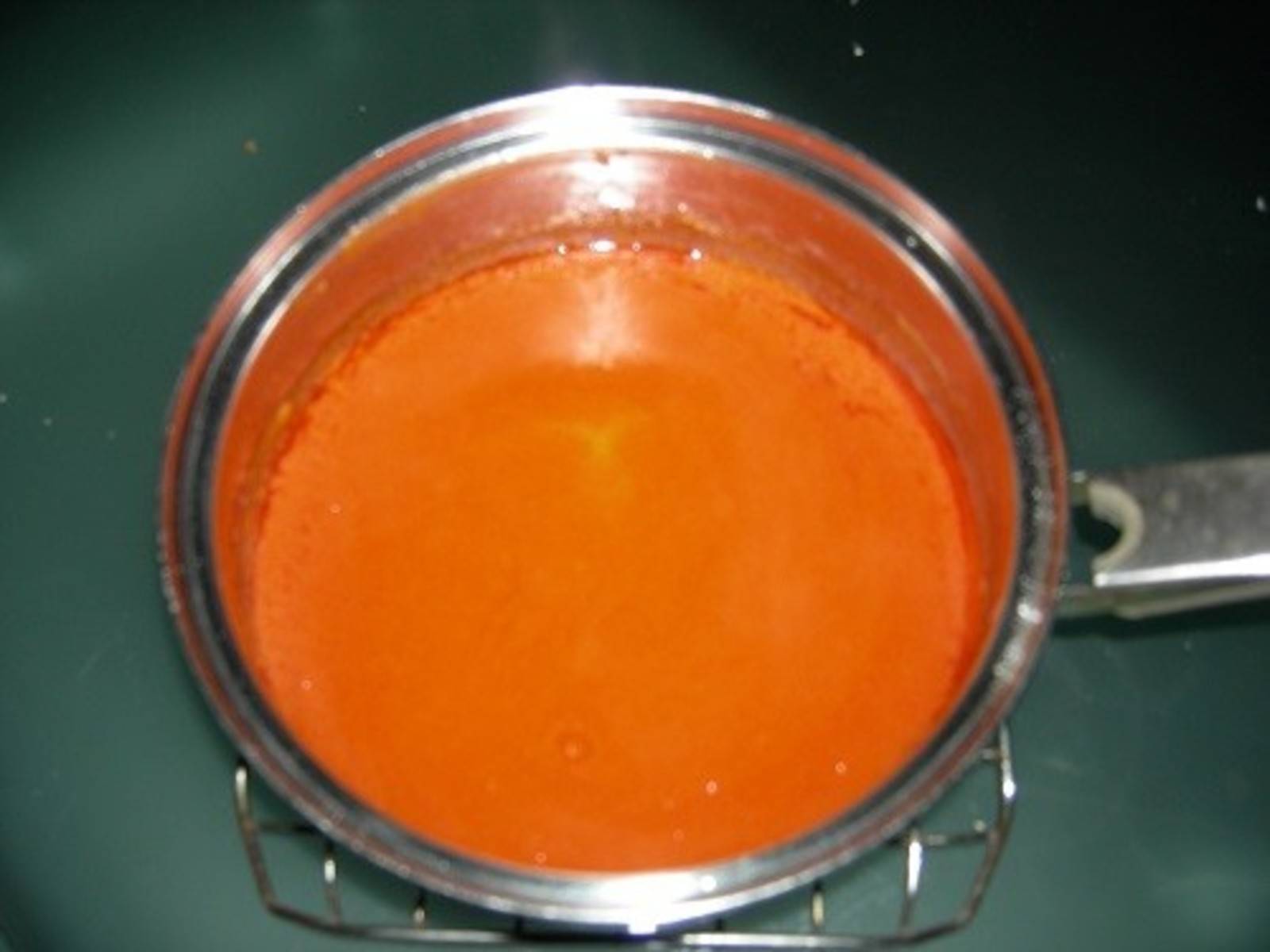 Einfache Paradeisersauce Einfache Paradeisersauce