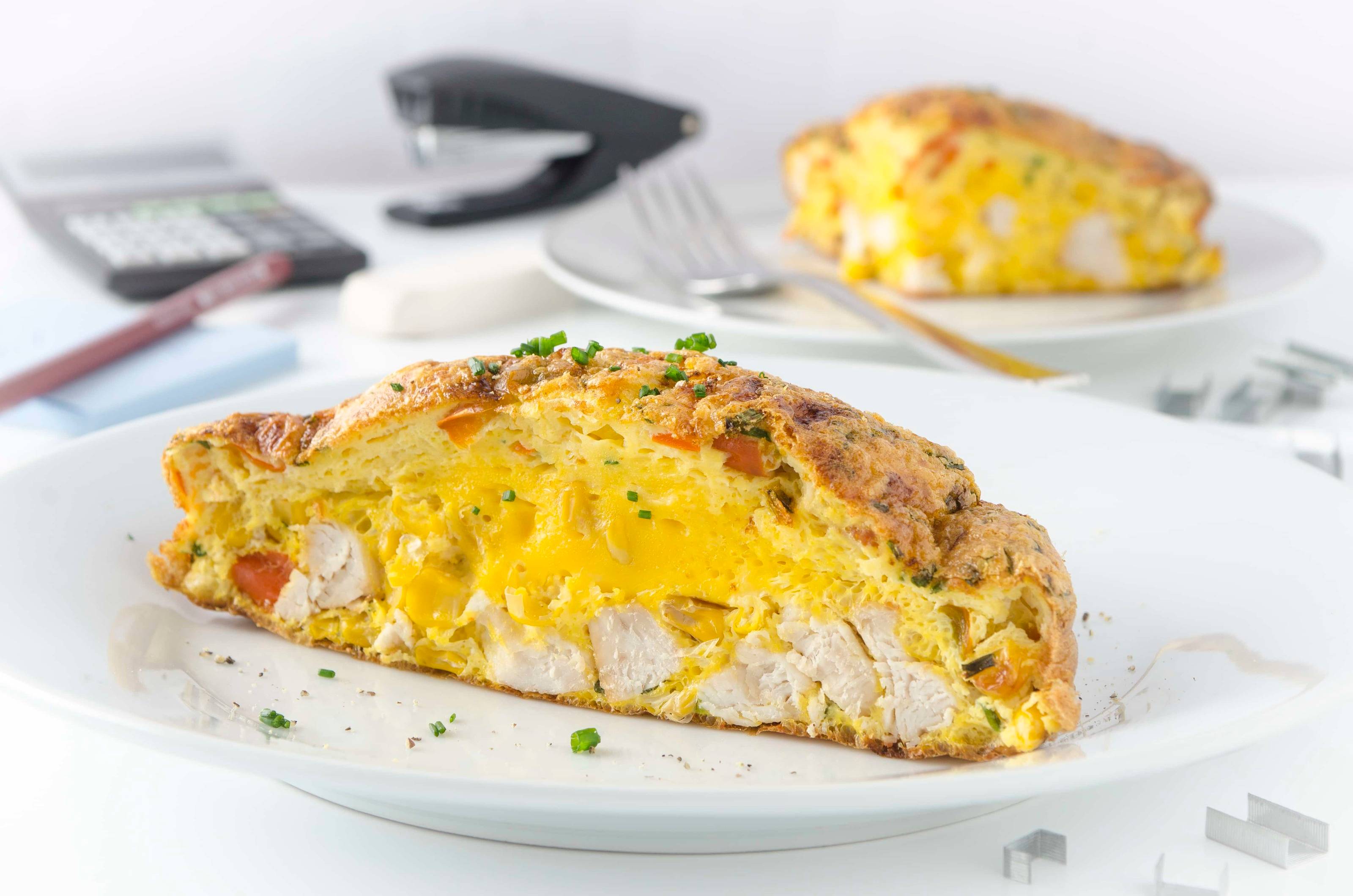 Frittata mit Mais, Paprika und gegrillten Putenwürfeln aus der Heißluftfritteuse