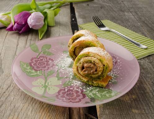 Mozartroulade mit Pistazien-Marzipan-Fülle
