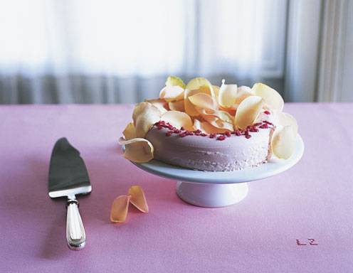 Panna Cotta mit Rosenaroma Panna Cotta mit Rosenaroma
