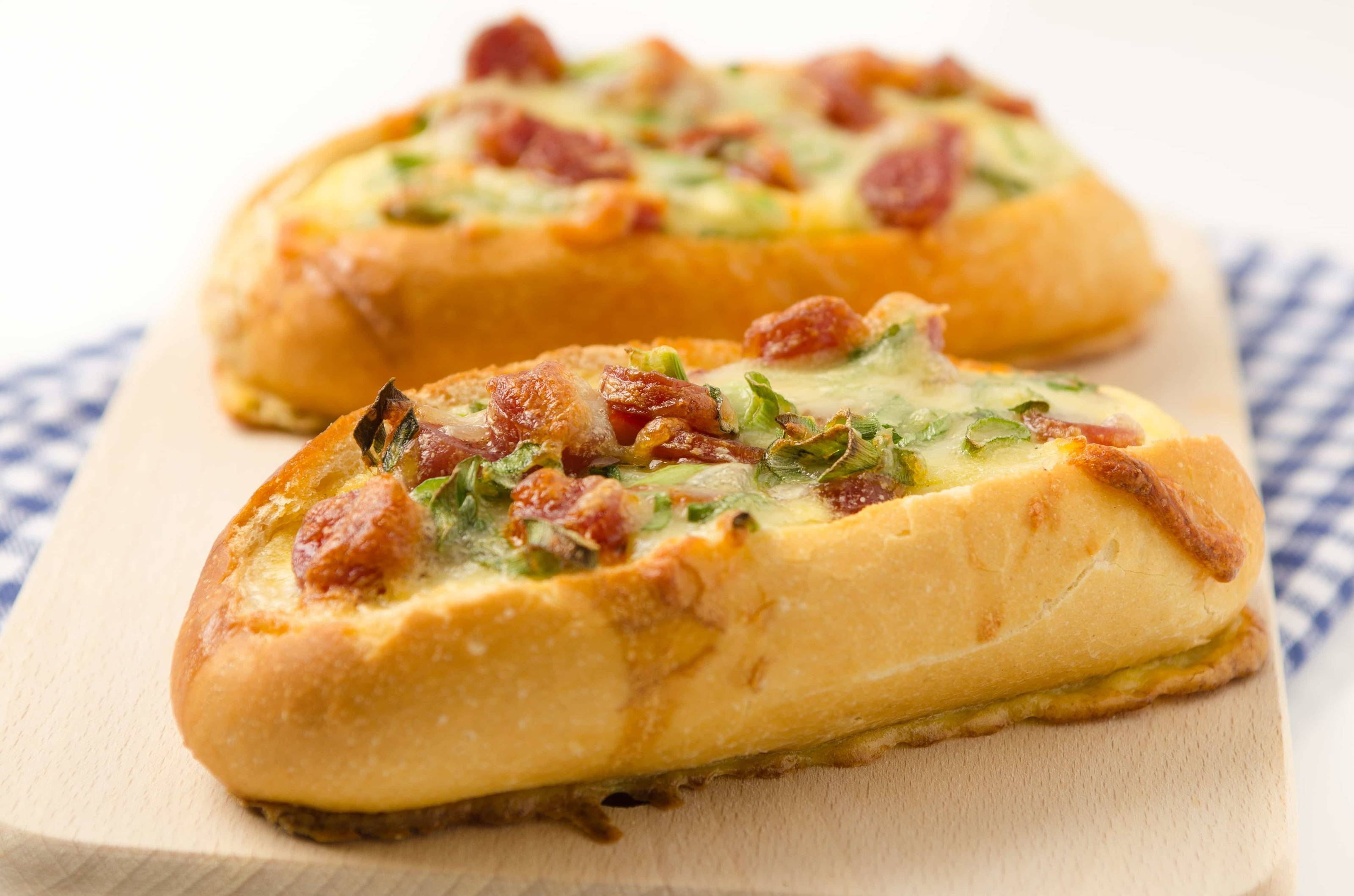 Gefüllte Baguette-Schiffchen