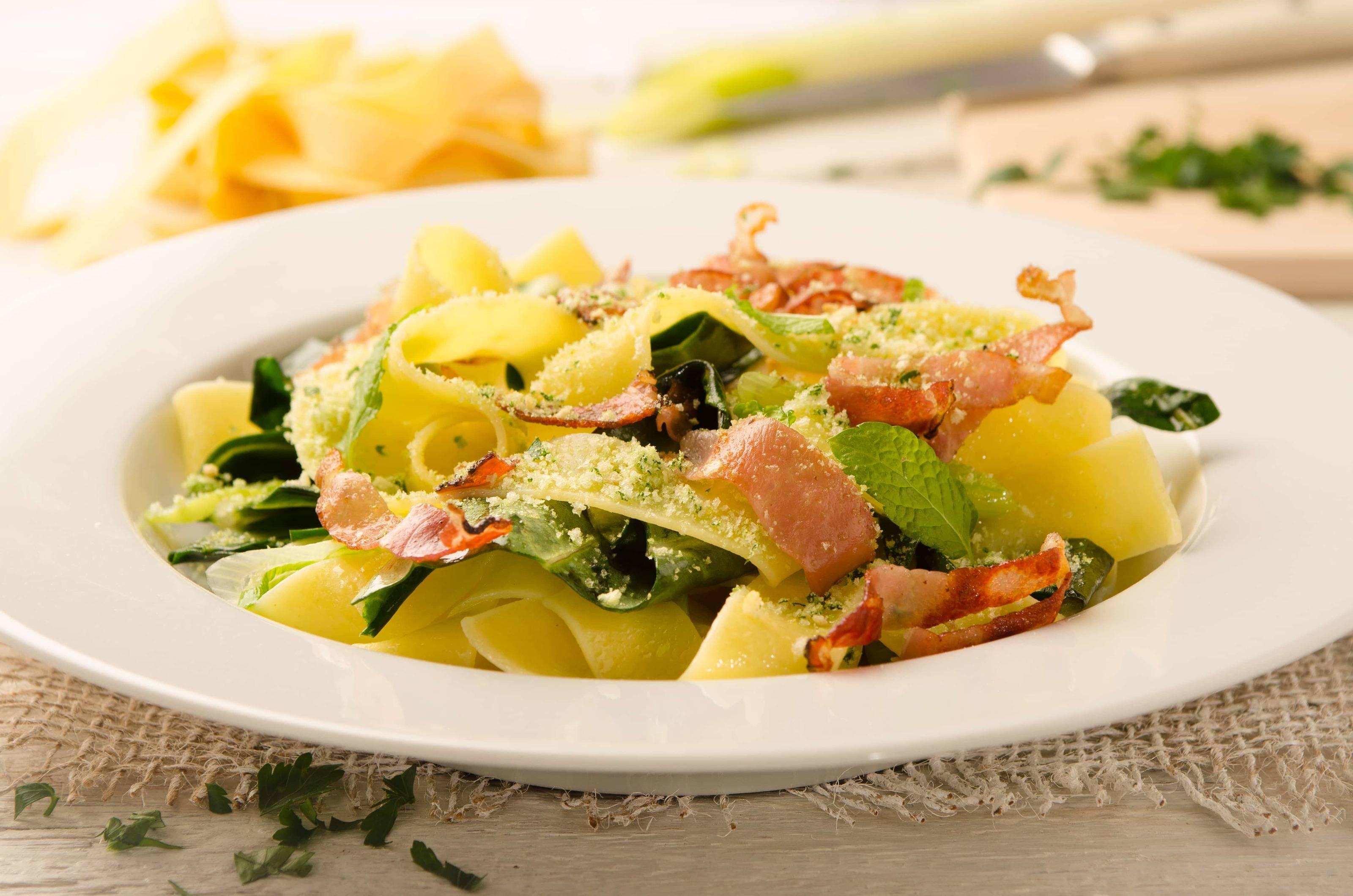 Nudeln mit Mangold und Schinkenspeck Nudeln mit Mangold und Schinkenspeck
