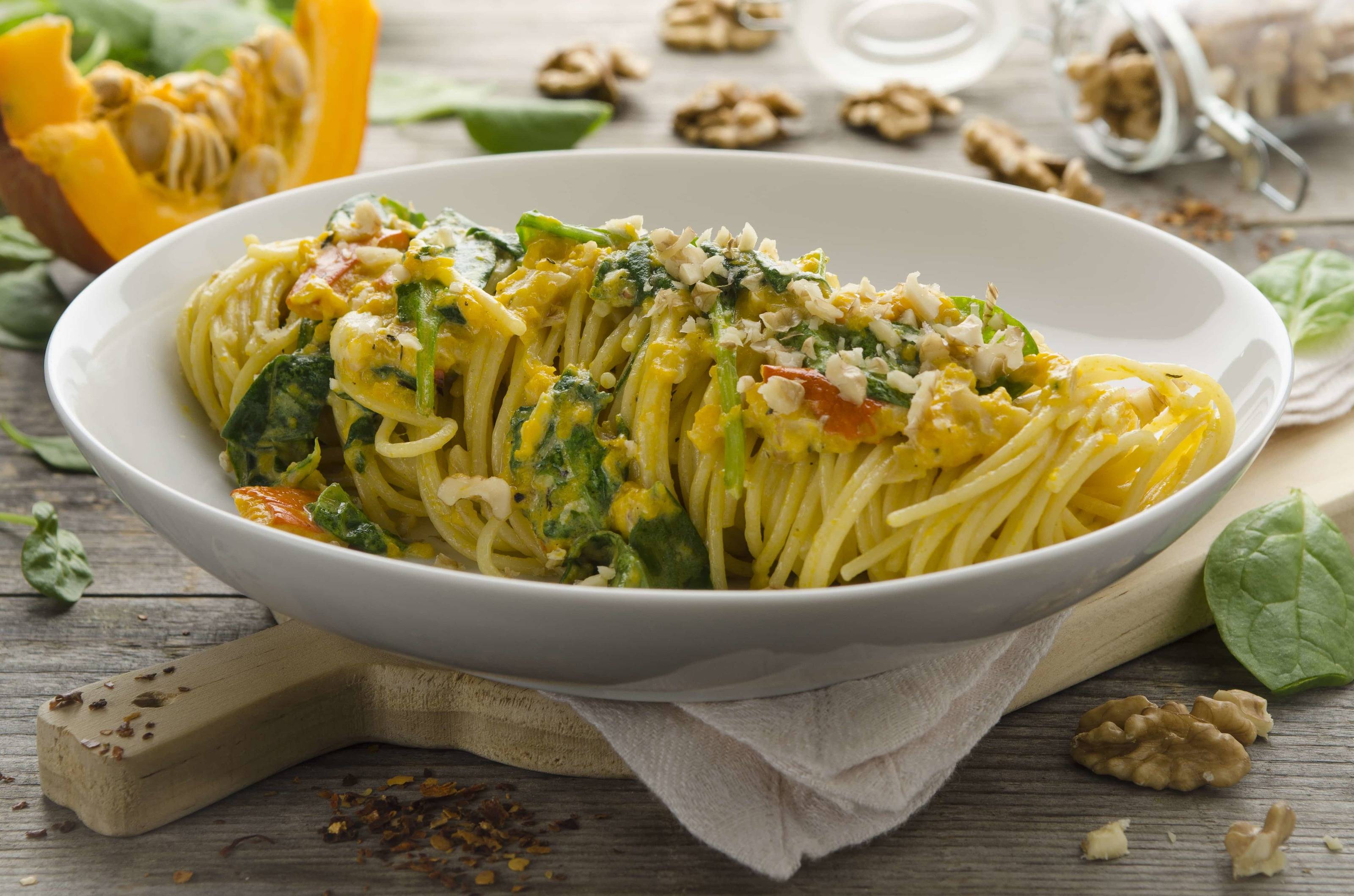 Spaghetti mit Kürbis, Walnüssen und Blattspinat Rezept